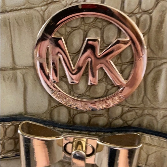 Michael kors tote - Picture 3 of 15